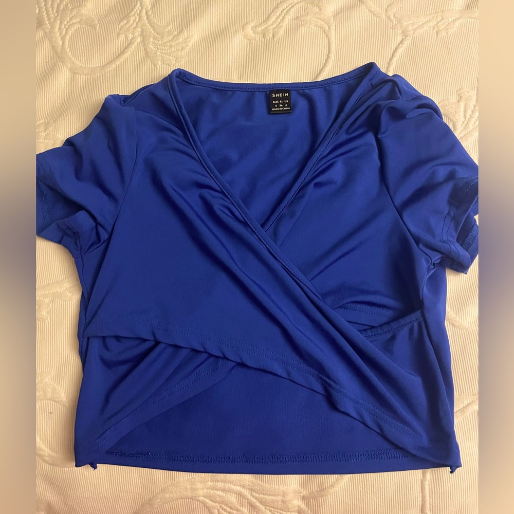 Blue crop top
